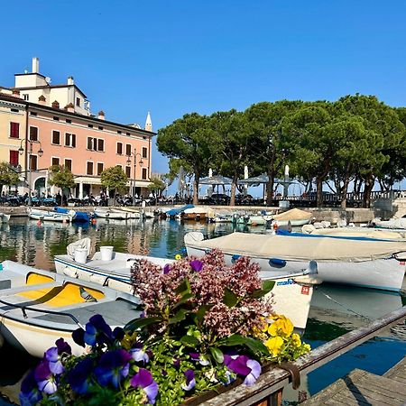 Gold Garda Desenzano Apartment Desenzano del Garda Luaran gambar
