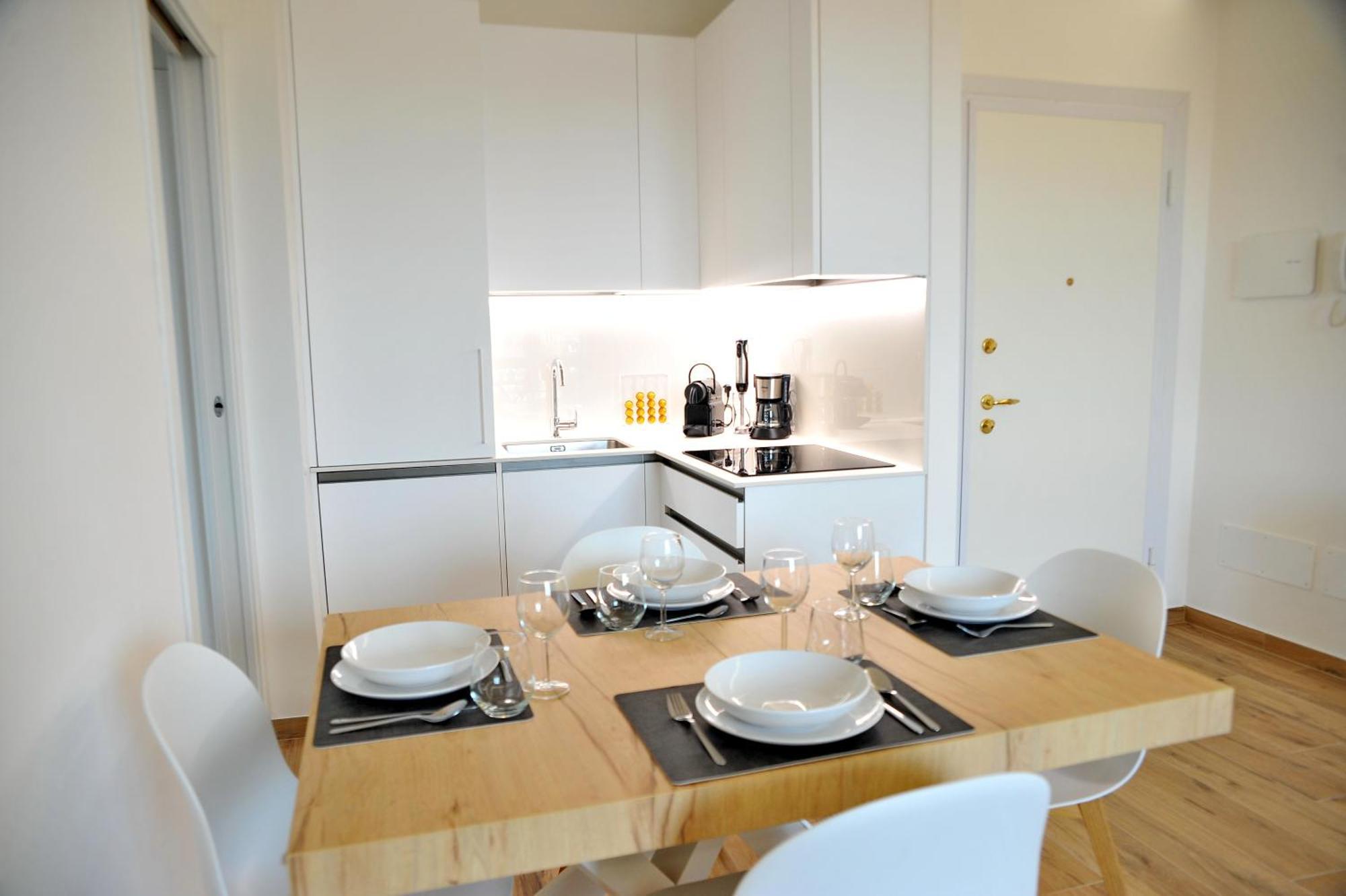 Gold Garda Desenzano Apartment Desenzano del Garda Luaran gambar